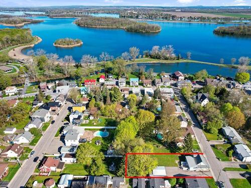Photo aÃ©rienne - 23 Rue Yvon-Provost, Salaberry-De-Valleyfield, QC - Outdoor With Body Of Water With View