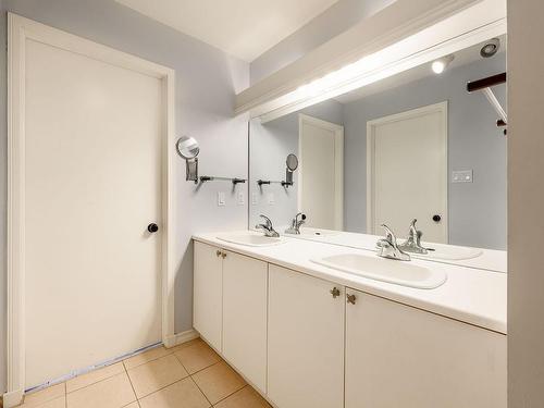 Ensuite bathroom - 204-207 Place Du Soleil, Montréal (Verdun/Île-Des-Soeurs), QC - Indoor Photo Showing Other Room