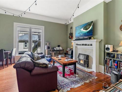1022 Pemberton Rd, Victoria, BC - Indoor Photo Showing Living Room With Fireplace