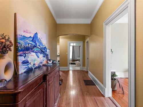 1022 Pemberton Rd, Victoria, BC - Indoor Photo Showing Other Room