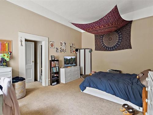 1022 Pemberton Rd, Victoria, BC - Indoor Photo Showing Bedroom