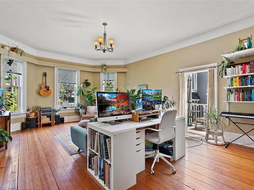 1022 Pemberton Rd, Victoria, BC - Indoor