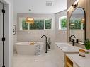 3983 Gulfview Dr, Nanaimo, BC  - Indoor Photo Showing Bathroom 