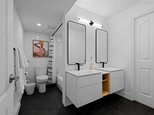 3983 Gulfview Dr, Nanaimo, BC - Indoor Photo Showing Bathroom