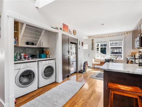 2715/2717 Grosvenor Rd, Victoria, BC - Indoor Photo Showing Laundry Room
