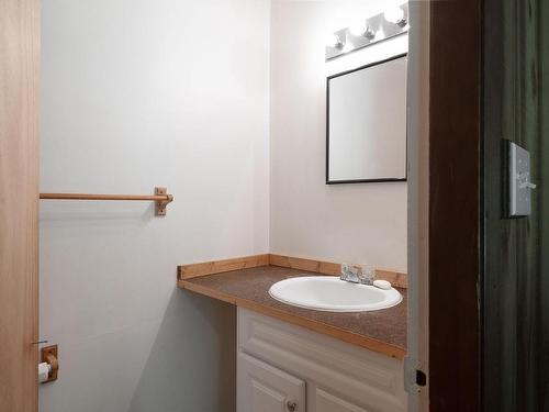 1137 Chapman Rd, Cobble Hill, BC - Indoor Photo Showing Bathroom