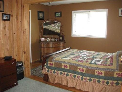 51 Grant Drive, Rainy River, ON - Indoor Photo Showing Bedroom