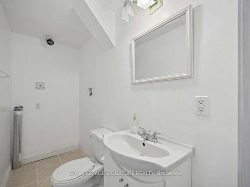 7 Warbler Circ, Toronto, ON - Indoor Photo Showing Bathroom