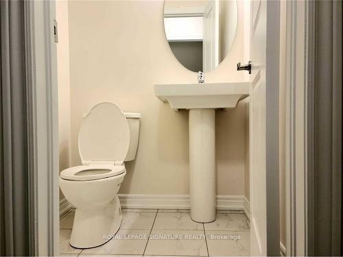 32 Reistwood Dr, Kitchener, ON - Indoor Photo Showing Bathroom