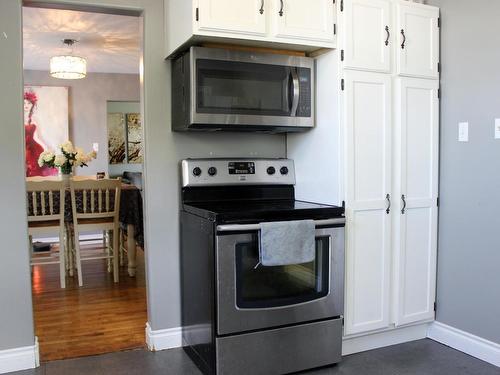 205 Second Street, Rainy River, ON - Indoor Photo Showing Kitchen