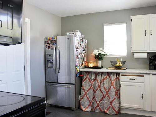 205 Second Street, Rainy River, ON - Indoor Photo Showing Kitchen