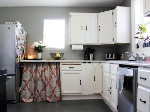 205 Second Street, Rainy River, ON - Indoor Photo Showing Kitchen