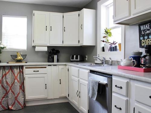 205 Second Street, Rainy River, ON - Indoor Photo Showing Kitchen