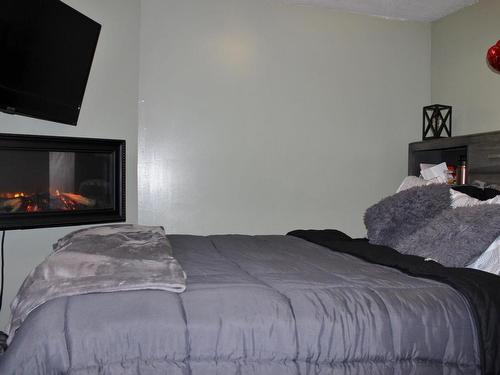 205 Second Street, Rainy River, ON - Indoor Photo Showing Bedroom