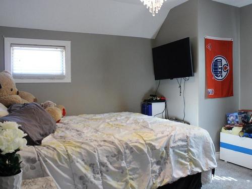 205 Second Street, Rainy River, ON - Indoor Photo Showing Bedroom