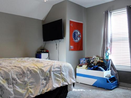 205 Second Street, Rainy River, ON - Indoor Photo Showing Bedroom