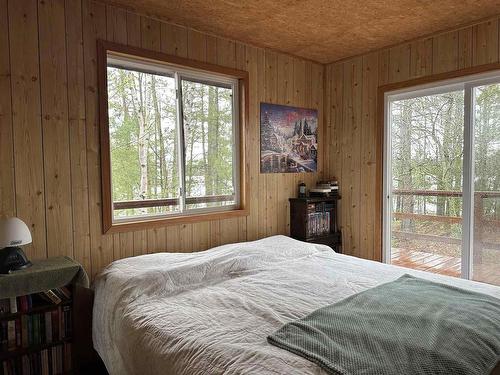 20729 Island 6, Fort Frances, ON - Indoor Photo Showing Bedroom