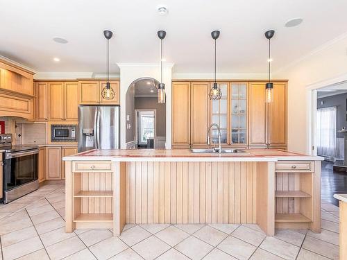 Cuisine - 39 Rue De Tarascon, Blainville, QC - Indoor Photo Showing Kitchen With Double Sink