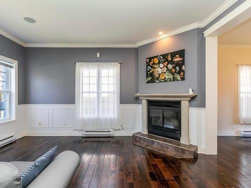 Salon - 39 Rue De Tarascon, Blainville, QC - Indoor Photo Showing Living Room With Fireplace