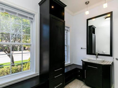 Powder room - 39 Rue De Tarascon, Blainville, QC - Indoor Photo Showing Bathroom