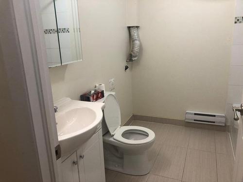 Bathroom - 3-7011 Av. Querbes, Montréal (Villeray/Saint-Michel/Parc-Extension), QC - Indoor Photo Showing Bathroom