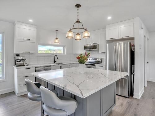 Cuisine - 274 Ch. H.-Zurenski, Val-Des-Monts, QC - Indoor Photo Showing Kitchen With Upgraded Kitchen