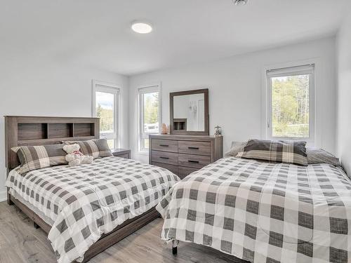 Chambre Ã Â coucher - 274 Ch. H.-Zurenski, Val-Des-Monts, QC - Indoor Photo Showing Bedroom