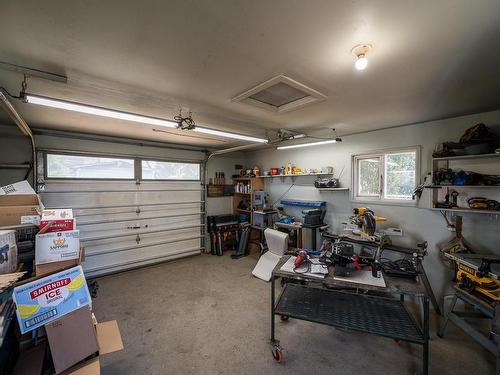 1140 11Th Street, Kamloops, BC - Indoor Photo Showing Garage