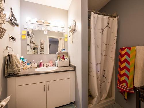 1416/ 1418 Waterloo Place, Kamloops, BC - Indoor Photo Showing Bathroom