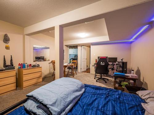 1416/ 1418 Waterloo Place, Kamloops, BC - Indoor Photo Showing Bedroom