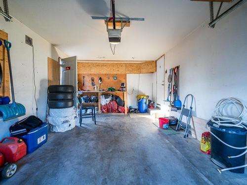 1416/ 1418 Waterloo Place, Kamloops, BC - Indoor Photo Showing Garage