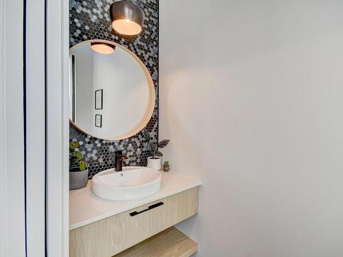 Powder room - 2 Rue De La Gaillarde, Saint-Constant, QC - Indoor Photo Showing Bathroom