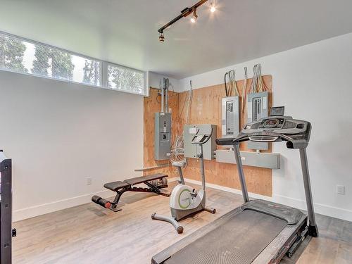 Exercise room - 2 Rue De La Gaillarde, Saint-Constant, QC - Indoor Photo Showing Gym Room