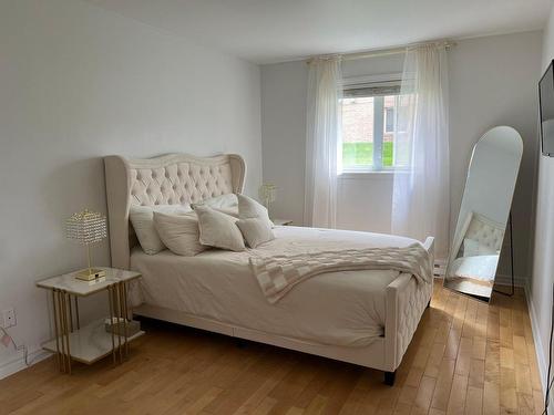 Master bedroom - 294 Rue Réaumur, Laval (Auteuil), QC - Indoor Photo Showing Bedroom