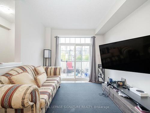 50 Magdalene Cres, Brampton, ON - Indoor Photo Showing Living Room