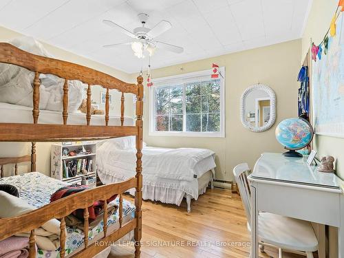 1047 Lagoon Rd, Highlands East, ON - Indoor Photo Showing Bedroom