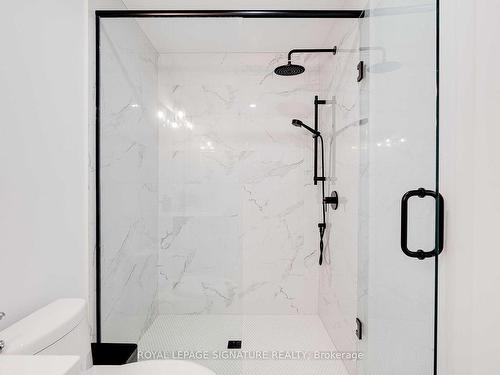 2076 Tokala Tr, London, ON - Indoor Photo Showing Bathroom