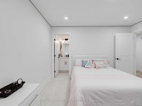 2076 Tokala Tr, London, ON - Indoor Photo Showing Bedroom