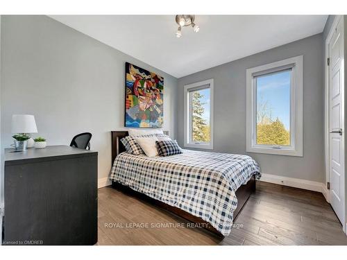 13 Ellen St, Hamilton, ON - Indoor Photo Showing Bedroom