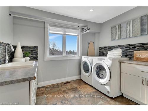 13 Ellen St, Hamilton, ON - Indoor Photo Showing Laundry Room