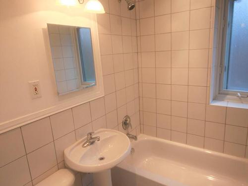 Salle de bains - 1-327 Av. Melville, Westmount, QC - Indoor Photo Showing Bathroom