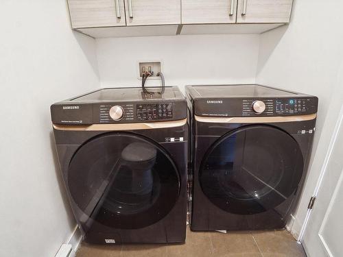 Salle d'eau - 90 Rue St-Urbain, Granby, QC - Indoor Photo Showing Laundry Room