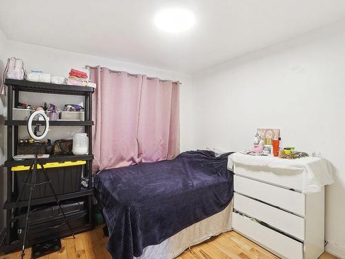 Chambre Ã Â coucher - 90 Rue St-Urbain, Granby, QC - Indoor Photo Showing Bedroom