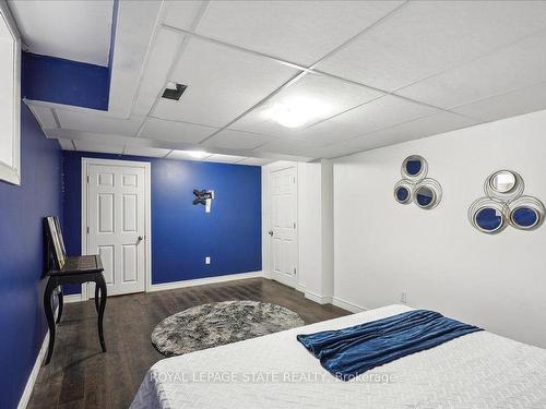 90 Marriott Pl, Brant, ON - Indoor Photo Showing Bedroom