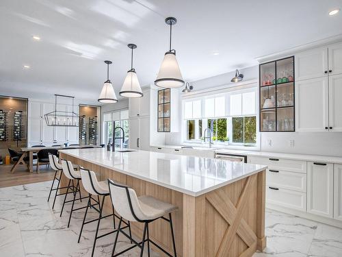 Cuisine - 1895 Rue De Cambrai, Saint-Bruno-De-Montarville, QC - Indoor Photo Showing Kitchen With Upgraded Kitchen