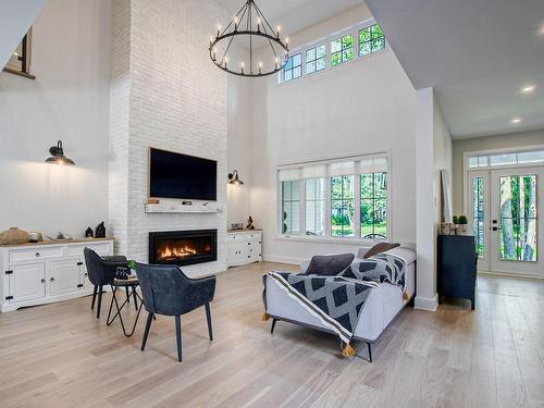 Salon - 1895 Rue De Cambrai, Saint-Bruno-De-Montarville, QC - Indoor Photo Showing Living Room With Fireplace