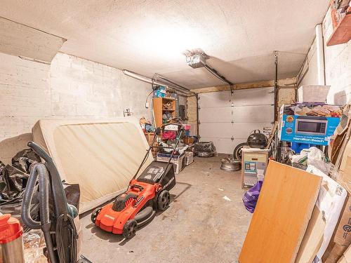 Garage - 304 89E Avenue, Laval (Chomedey), QC - Indoor Photo Showing Garage