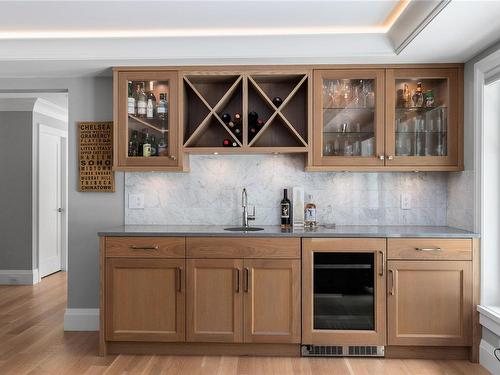 5002 Old West Saanich Rd, Saanich, BC - Indoor Photo Showing Kitchen