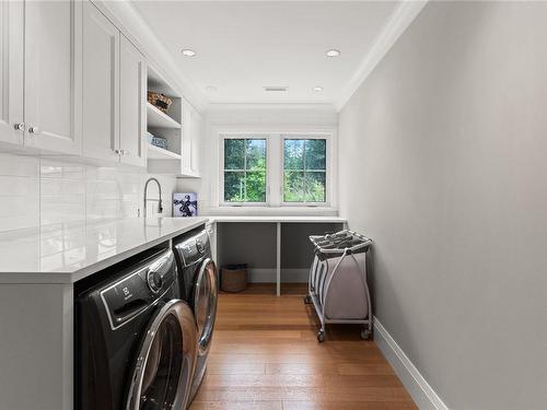 5002 Old West Saanich Rd, Saanich, BC - Indoor Photo Showing Laundry Room