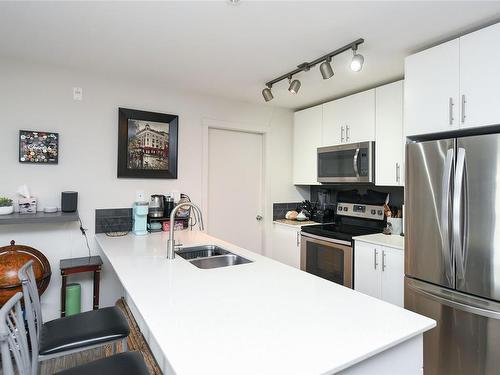 405-1944 Riverside Lane, Courtenay, BC - Indoor Photo Showing Kitchen With Double Sink